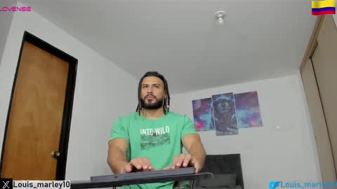 Snapshot of louis_marley_ chatting on March 5, 2025, 2:46 am louis_marley_ online show from March 5, 2025, 2:46 am