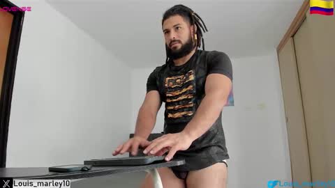 Snapshot of louis_marley_ chatting on November 6, 2025, 4:41 pm louis_marley_ online show from November 6, 2025, 4:41 pm