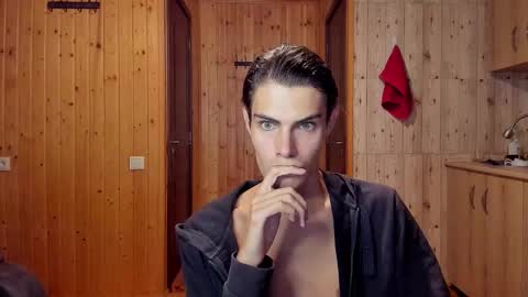 Snapshot of louis_preston chatting on September 9, 2025, 2:38 pm Mark online show from September 9, 2025, 2:38 pm