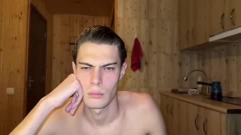 Snapshot of louis_preston chatting on December 2, 2025, 6:36 pm Mark online show from December 2, 2025, 6:36 pm