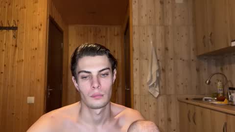 Snapshot of louis_preston chatting on January 6, 2026, 5:05 pm Mark online show from January 6, 2026, 5:05 pm