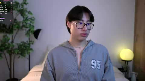 Louis online show from April 19, 2026, 12:22 am