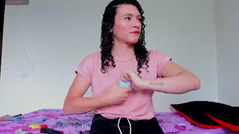 Snapshot of louise_22cm chatting on June 13, 2026, 1:09 pm Mi lu online show from June 13, 2026, 1:09 pm