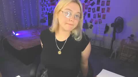 Snapshot of louisemous chatting on July 7, 2026, 3:16 pm Loise online show from July 7, 2026, 3:16 pm