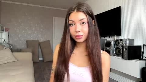 Flora online show from April 9, 2026, 7:25 am