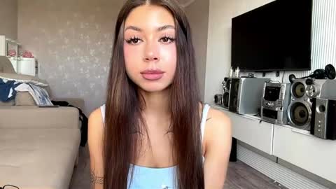 Flora online show from April 18, 2026, 7:23 am