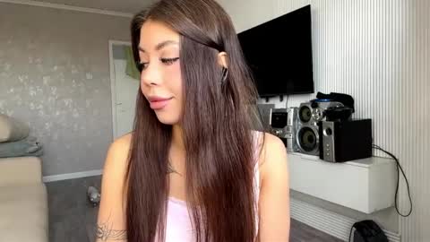 Flora online show from April 24, 2026, 7:33 am