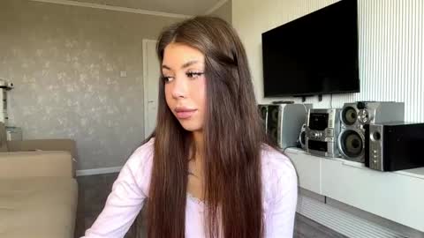 Snapshot of louiswawrzyniak chatting on May 15, 2026, 7:48 am Flora online show from May 15, 2026, 7:48 am