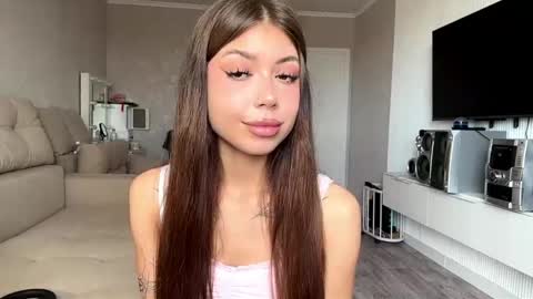 Snapshot of louiswawrzyniak chatting on May 29, 2026, 7:28 am Flora online show from May 29, 2026, 7:28 am