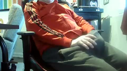 Snapshot of loumtl3 chatting on December 17, 2024, 2:11 pm loumtl3 online show from December 17, 2024, 2:11 pm