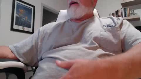 Snapshot of love2c2c2 chatting on February 16, 2026, 12:07 am love2c2c2 online show from February 16, 2026, 12:07 am