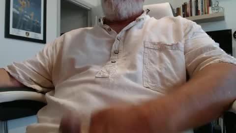 Snapshot of love2c2c2 chatting on May 18, 2026, 12:44 pm love2c2c2 online show from May 18, 2026, 12:44 pm