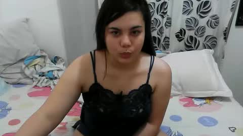 Snapshot of love_anjela chatting on April 3, 2026, 6:55 am love_anjela online show from April 3, 2026, 6:55 am