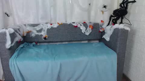 love bella  online show from October 18, 2025, 12:24 am