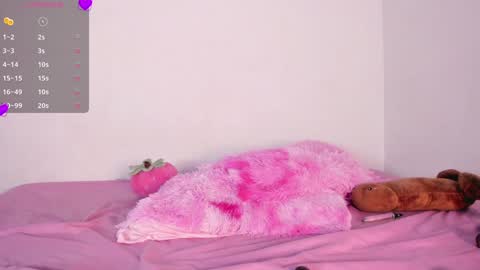 Snapshot of love_cameron chatting on January 21, 2025, 3:26 am Cam online show from January 21, 2025, 3:26 am