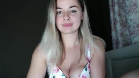 Megane online show from November 21, 2025, 10:36 am