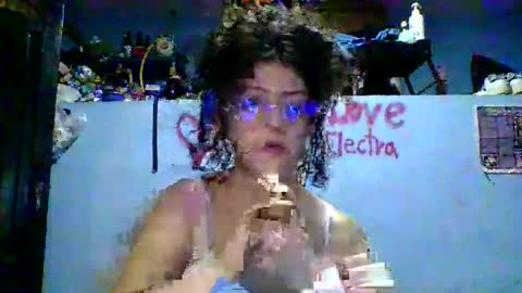 Snapshot of love_electra chatting on February 2, 2026, 2:10 am love_electra online show from February 2, 2026, 2:10 am