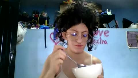 Snapshot of love_electra chatting on February 10, 2026, 9:41 pm love_electra online show from February 10, 2026, 9:41 pm