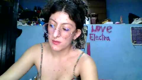 Snapshot of love_electra chatting on February 26, 2026, 2:43 am love_electra online show from February 26, 2026, 2:43 am