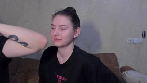 Snapshot of love_lina_muuur chatting on February 23, 2026, 3:31 pm LINA online show from February 23, 2026, 3:31 pm