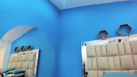 Melany  online show from February 9, 2026, 1:15 pm