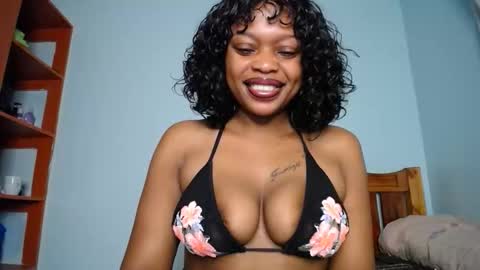 Niah online show from September 23, 2025, 1:19 am