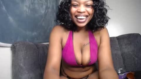 Niah online show from October 5, 2025, 11:19 am