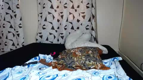 Snapshot of love_niahh chatting on October 30, 2025, 12:17 pm niahh online show from October 30, 2025, 12:17 pm