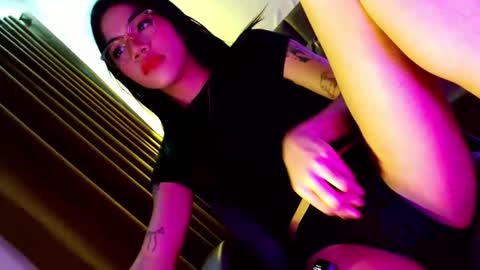 Seren online show from April 12, 2026, 3:00 am