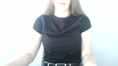Snapshot of love_vivian chatting on July 6, 2026, 11:07 am Vivian online show from July 6, 2026, 11:07 am