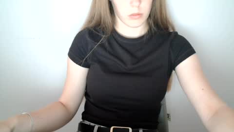 Snapshot of love_vivian chatting on July 13, 2026, 1:14 pm Vivian online show from July 13, 2026, 1:14 pm