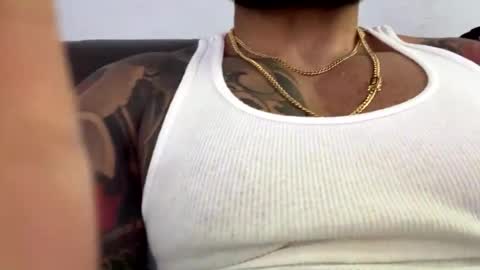 loveathickbitch online show from October 29, 2025, 5:25 pm