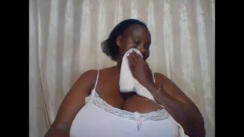 Lynn online show from February 5, 2025, 10:33 pm