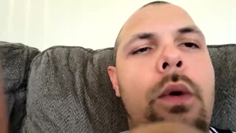 lovecurve_ online show from October 21, 2025, 8:31 pm