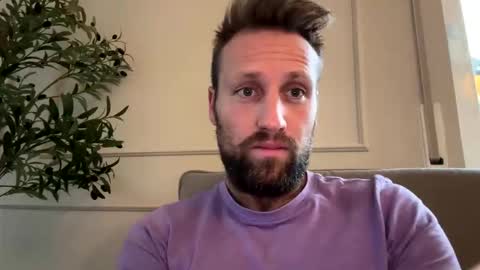 lovefuesse online show from November 21, 2025, 7:07 am