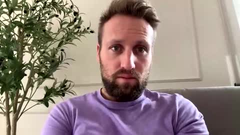 lovefuesse online show from November 24, 2025, 8:58 am