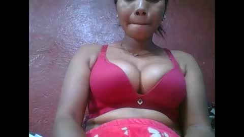 Snapshot of loveinlife750427 chatting on January 18, 2026, 3:10 am loveinlife750427 online show from January 18, 2026, 3:10 am