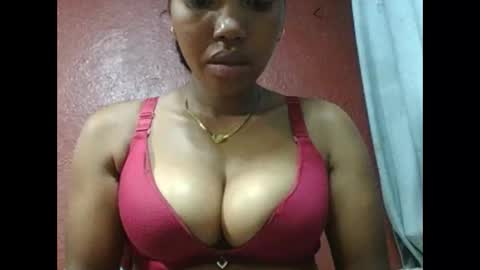 Snapshot of loveinlife750427 chatting on February 13, 2026, 3:02 am loveinlife750427 online show from February 13, 2026, 3:02 am