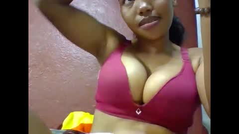 Snapshot of loveinlife750427 chatting on February 19, 2026, 2:51 am loveinlife750427 online show from February 19, 2026, 2:51 am