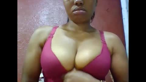 Snapshot of loveinlife750427 chatting on February 21, 2026, 3:29 am loveinlife750427 online show from February 21, 2026, 3:29 am