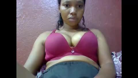 Snapshot of loveinlife750427 chatting on February 22, 2026, 3:43 pm loveinlife750427 online show from February 22, 2026, 3:43 pm