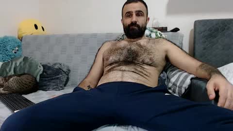 loveivat80 online show from December 10, 2024, 1:33 pm