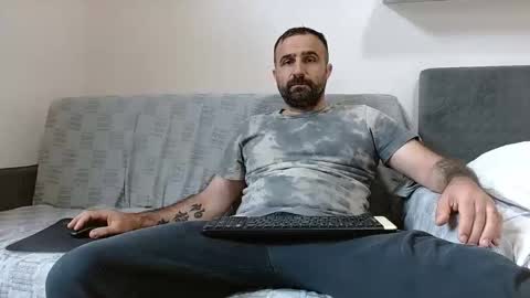 loveivat80 online show from May 10, 2026, 6:07 am