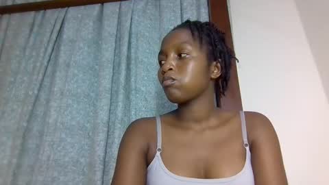 lovelbrownie online show from October 22, 2025, 9:47 pm