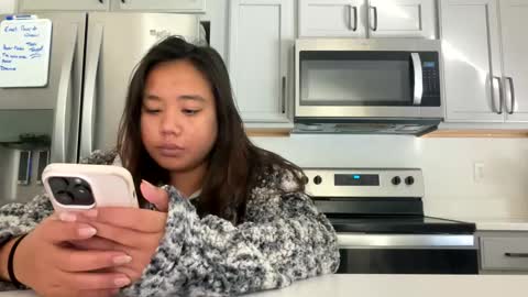 Love online show from January 25, 2025, 8:00 pm