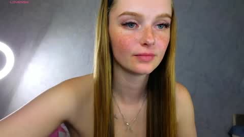 Snapshot of lovelly_molly chatting on May 21, 2026, 8:05 pm Molly online show from May 21, 2026, 8:05 pm