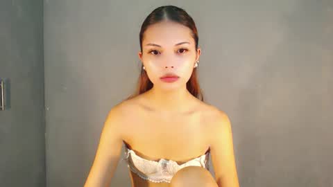 Snapshot of lovely_darlingx chatting on June 9, 2026, 1:28 am Precious . online show from June 9, 2026, 1:28 am
