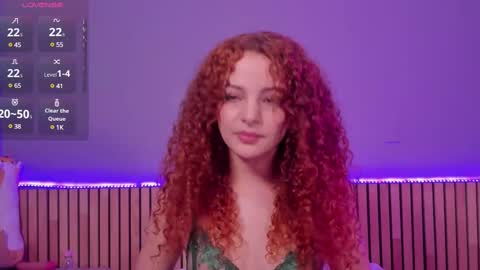 Snapshot of lovely_emma18 chatting on February 19, 2025, 6:32 pm Emma online show from February 19, 2025, 6:32 pm