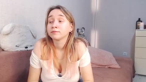 Lovely Hayley online show from December 1, 2025, 10:15 pm