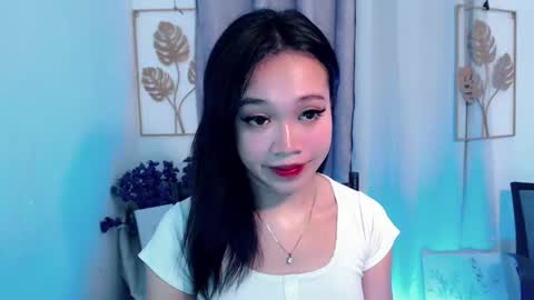 lovely_lianne online show from May 7, 2026, 4:51 am